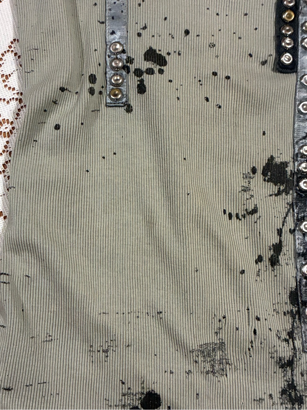 Salvage M -Stud-Trim Olive Sleeveless Graphic Tank - Picture 4 of 12